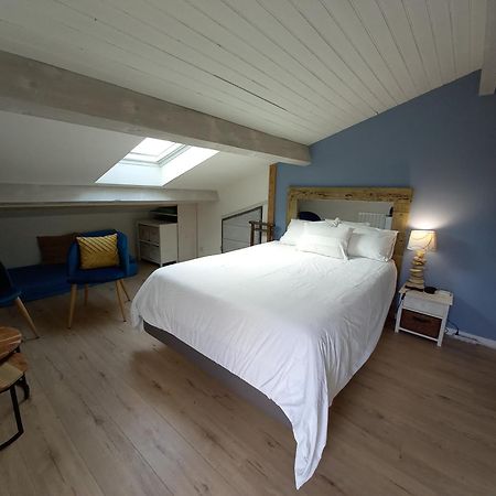 Ty'Chateau Carignan De Bordeaux B&B Buitenkant foto